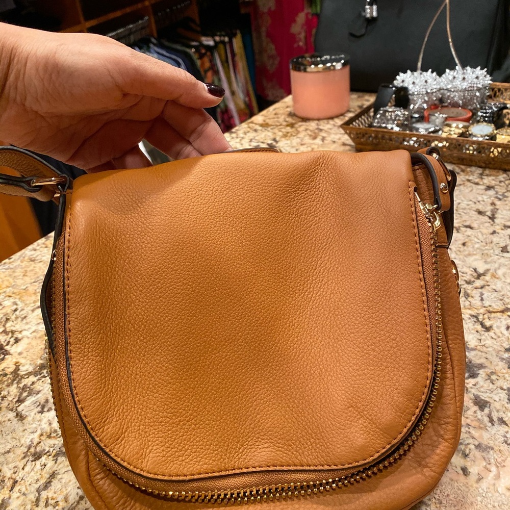 Beautiful  crossbody.